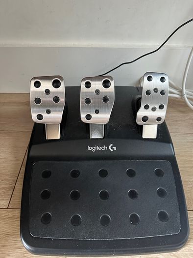 Logitech G29 Steering wheel, pedal & shifter