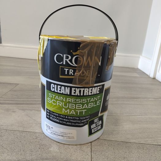 Crown Trade Extreme Clean Scrubbable Matt