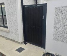 Maintenance free gates