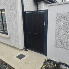 Maintenance free gates