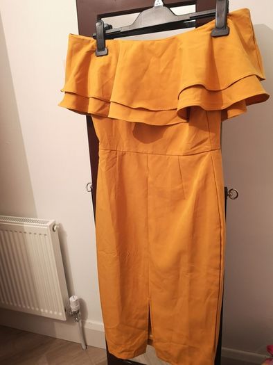 Off the shoulder dress size 8