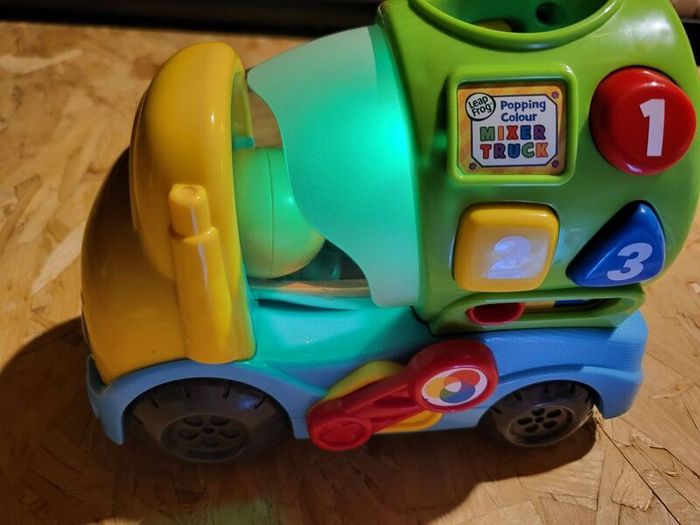 Leapfrog colour mixer truck