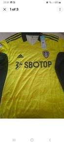 leeds United goalkeeper Jersey