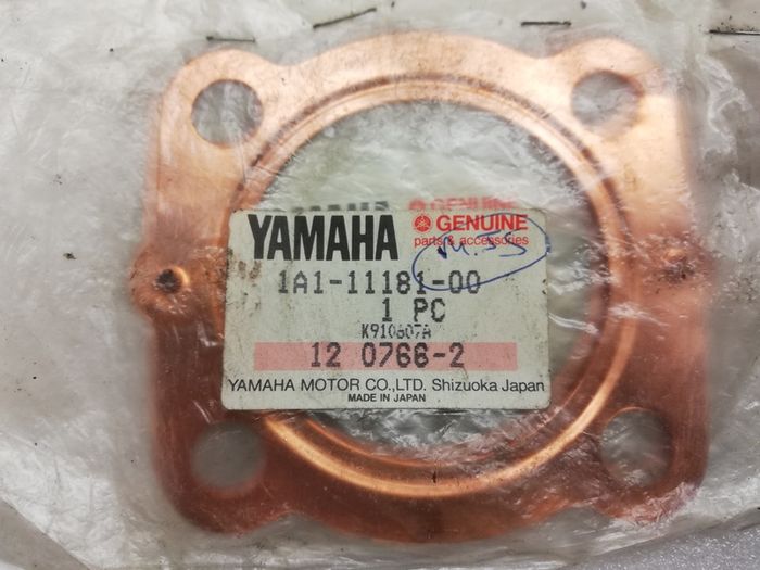 Yamaha RD400 head gaskets
