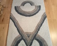 Hand tufted rug. 150x90 ( 3ft by 5ft ).