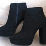 Black NEW LOOK platform  ankle boots, excellent condition Image 3