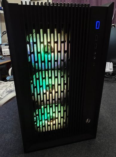 Lianli Air Ryzen 7 9800x3d Rx 9070 Xt Gaming Pc