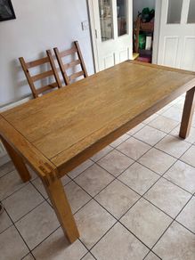 Dining table extendable