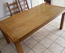 Dining table extendable