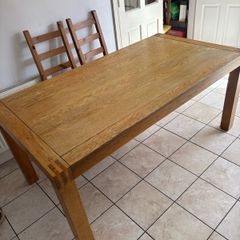 Dining table extendable