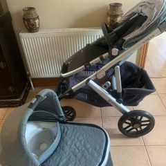 Uppababy vista has connectors to ad a rumble seat