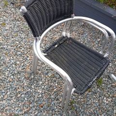 table and 2 chairs