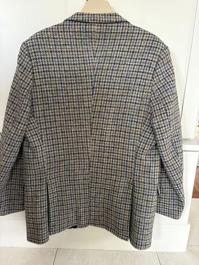 Gents Harris Tweed jacket in a very versatile check colour of grey brown and a little blue IN PERFECT CONDITION