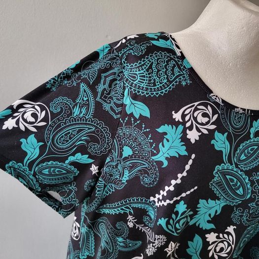 Enmain teal & black top, Size 20-22