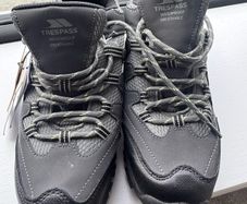 Trespass waterproof sneakers