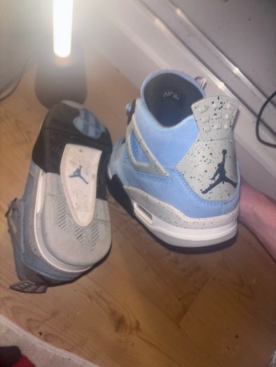 Jordan 4s
