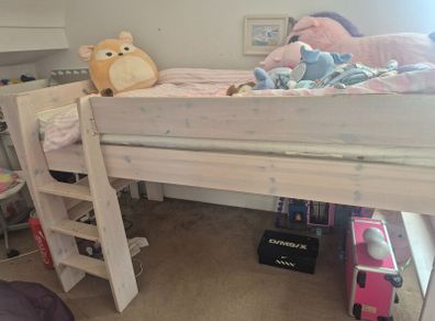 Mid sleeper bed