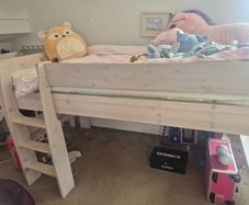 Mid sleeper bed