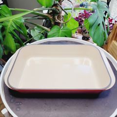 e Creuset Large Cast Iron Roasting Dish - Cerise Red (40cm)