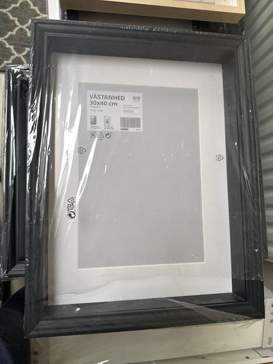 Black picture frame Vastanhead 30 x 40 cm