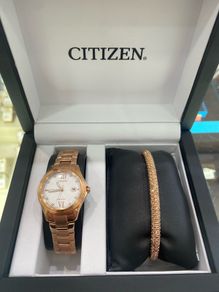 Citizen Eco drive solar powered Watch women's brand new