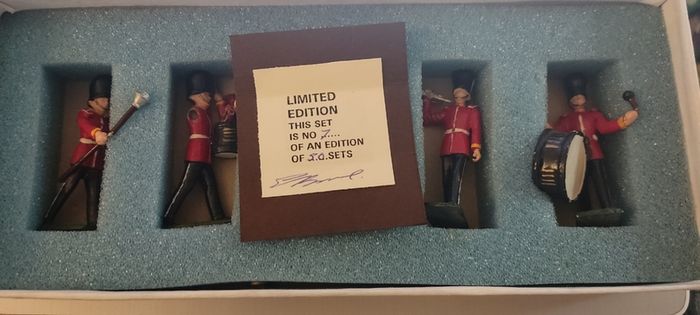 Model Soldiers Lim Ed Set - Royal Scots Dragoon Guards Drum & Bugle Set