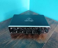 Behringer U-Phoria UMC204HD Audio Interface