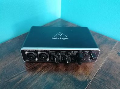 Behringer U-Phoria UMC204HD Audio Interface