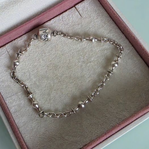 Pandora sterling silver station chain clasp bracelet size 19cm for the right size please check all the photos