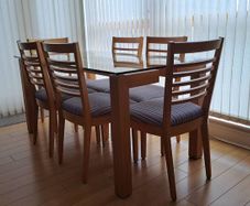 Dining table and chairs set