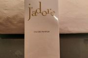 Dior J'adore perfume