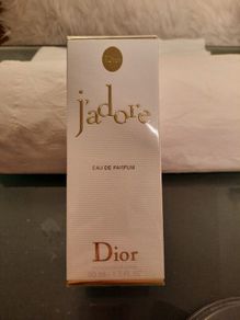 Dior J'adore perfume