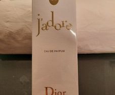 Dior J'adore perfume