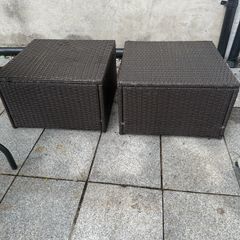 2 Rattan outdoor seats No cushions