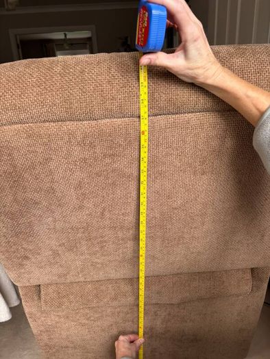 Dual motor riser recliner armchair