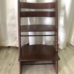 Stokke Tripp Trapp Oak High Chair in Warm Brown