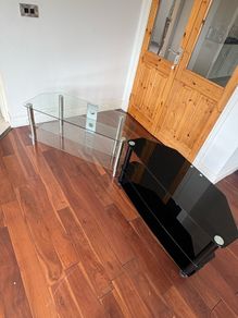 X2 TV/Media stands- Clear & Black