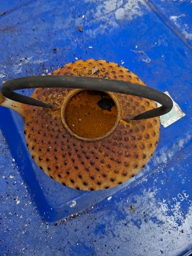 Antique Japanese Cast Iron Teapot Tetsubin. Characteristic Hobnail or Hailstone A Rare pattern covering the body, I don't see any cracks or breaks