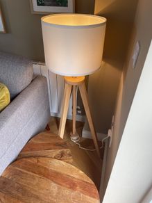 Floor lamp - legs need gluing