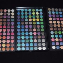 252 Colors Professional Eyeshadows Makeup Palette