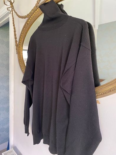 Tessitore Black roll up jumper unworn