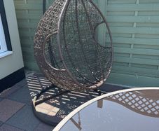 egg chair