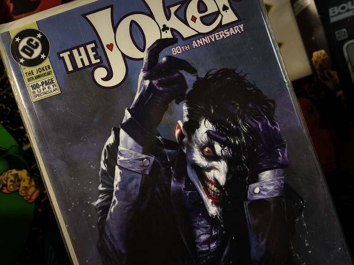 The Joker ! 80th Anniversary ! 100-Page Super Spectacular ! Gabriele Dell'Otto 1990s Variant Cover ! 2020 ! by DC Comics !