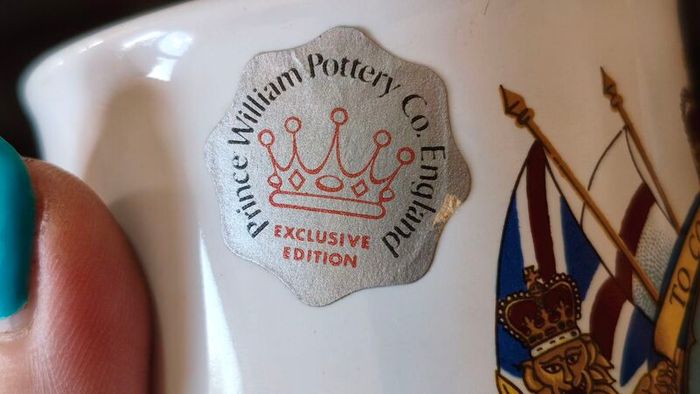 Vintage Queen Elizabeth II silver jubilee souvenir mug