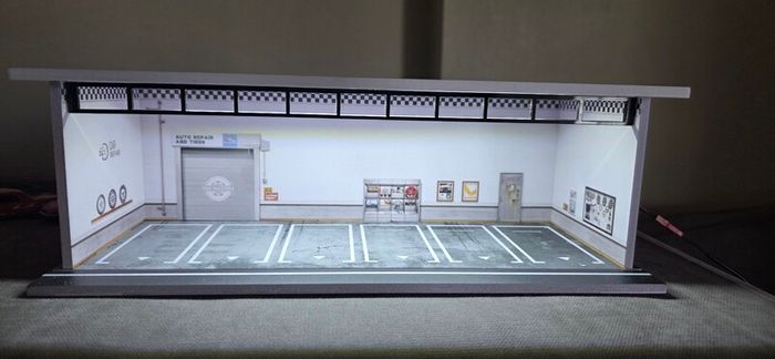 Garage for 1:64 scale toy cars, for Hot Wheels and similar models, with lights.
