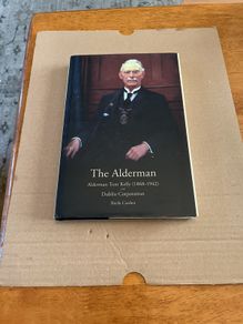 Tom Kelly - The Alderman by Sheila Varden. 1st Edition