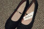 Ladies Shoes Size: 7