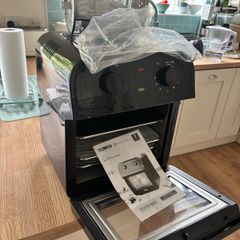 Tower air-fryer and oven