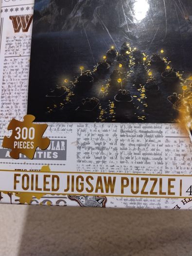 Harry Potter Hogwarts Foiled 300 Piece Jigsaw Puzzle