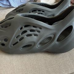 yezzy foam